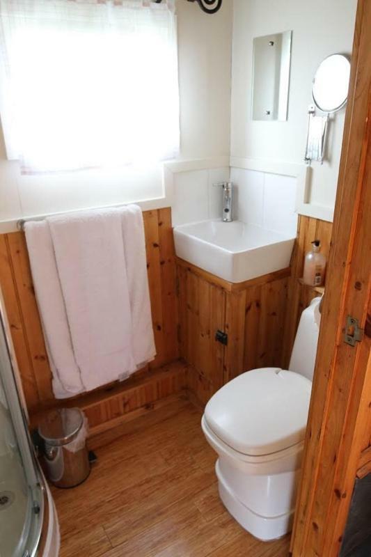 Shepherdshuts-Southeast Hotel Ashford  Bagian luar foto