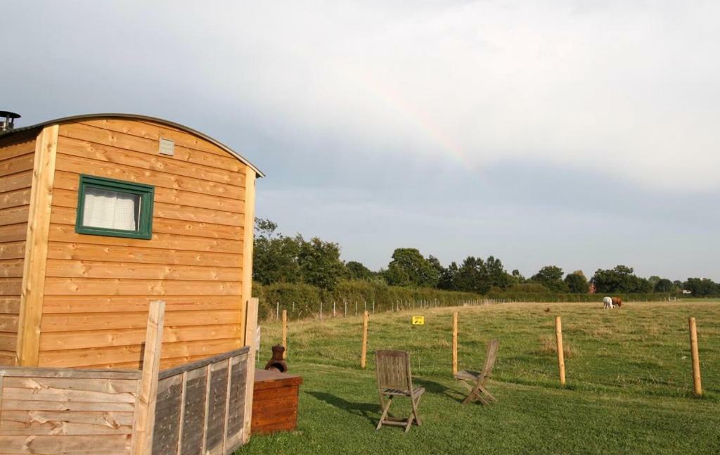 Shepherdshuts-Southeast Hotel Ashford  Bagian luar foto