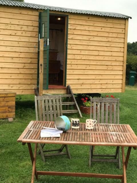Shepherdshuts-Southeast Hotel Ashford  Bagian luar foto